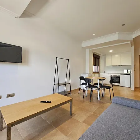 Con Piscina En Portonovo