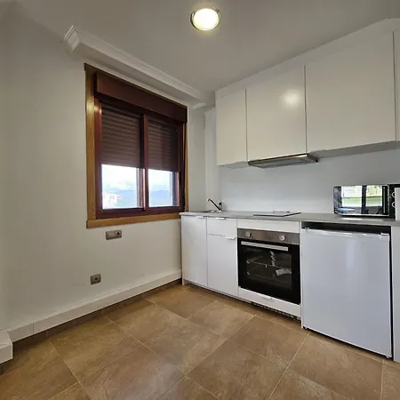 Con Piscina En Portonovo Daire