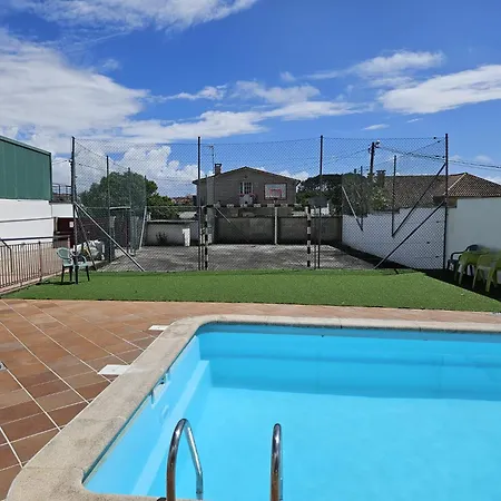 Con Piscina En Portonovo